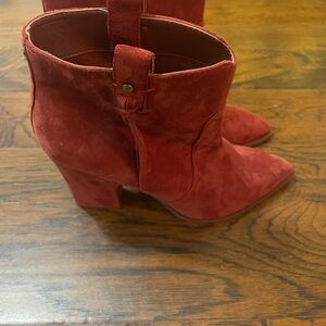 Sam Edelman Niomi pull on pointed toe ankle bootie Red Suede size 7.5